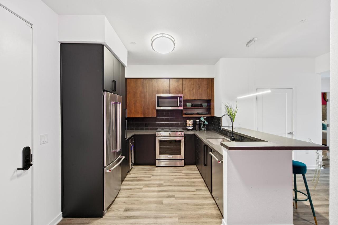 Fairfax District Chic City Oasis 2 Bedroom Apt With Den 136 洛杉矶 外观 照片